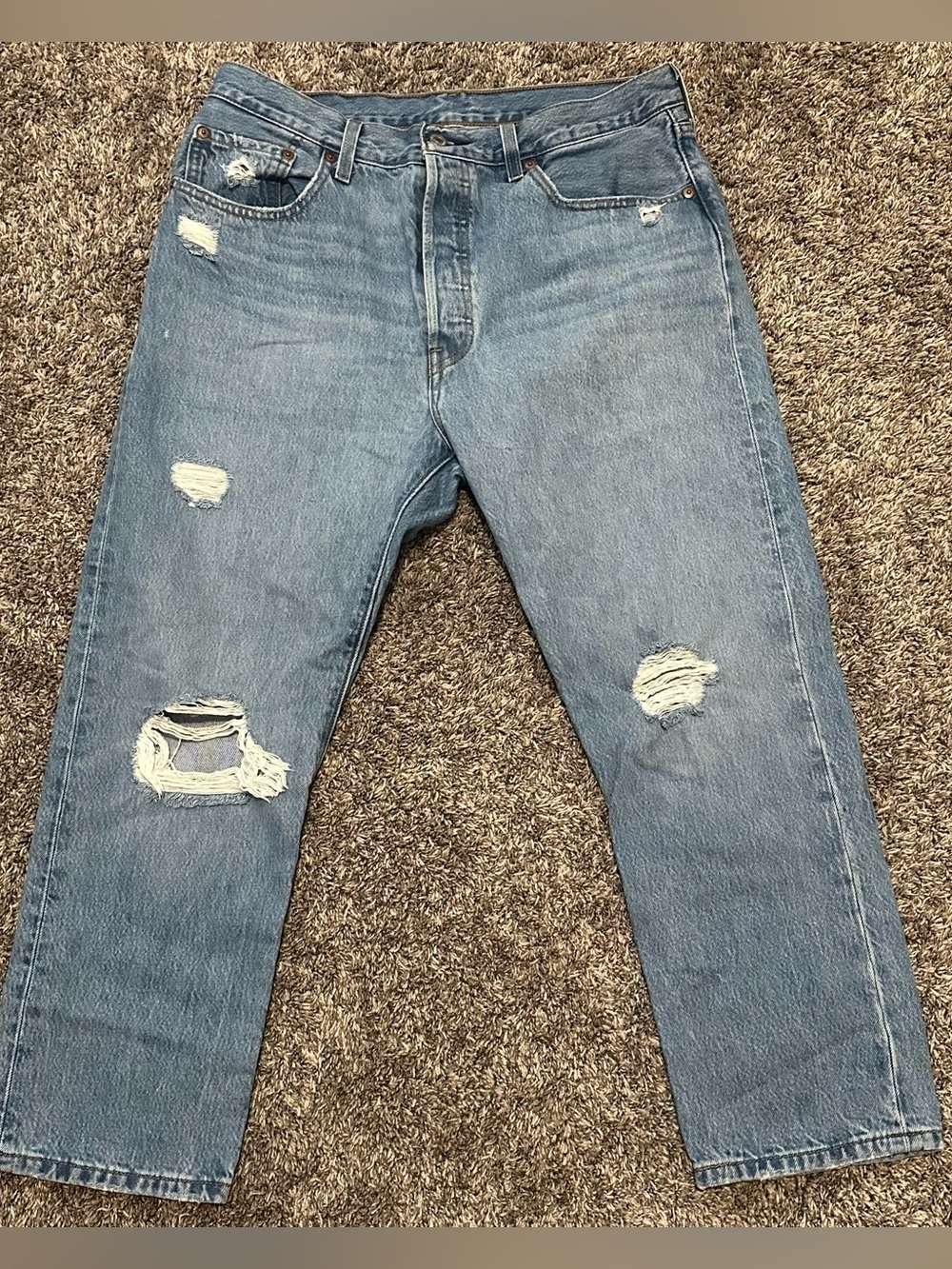 Womens Levi’s 501 crop straight leg distressed size 32x26